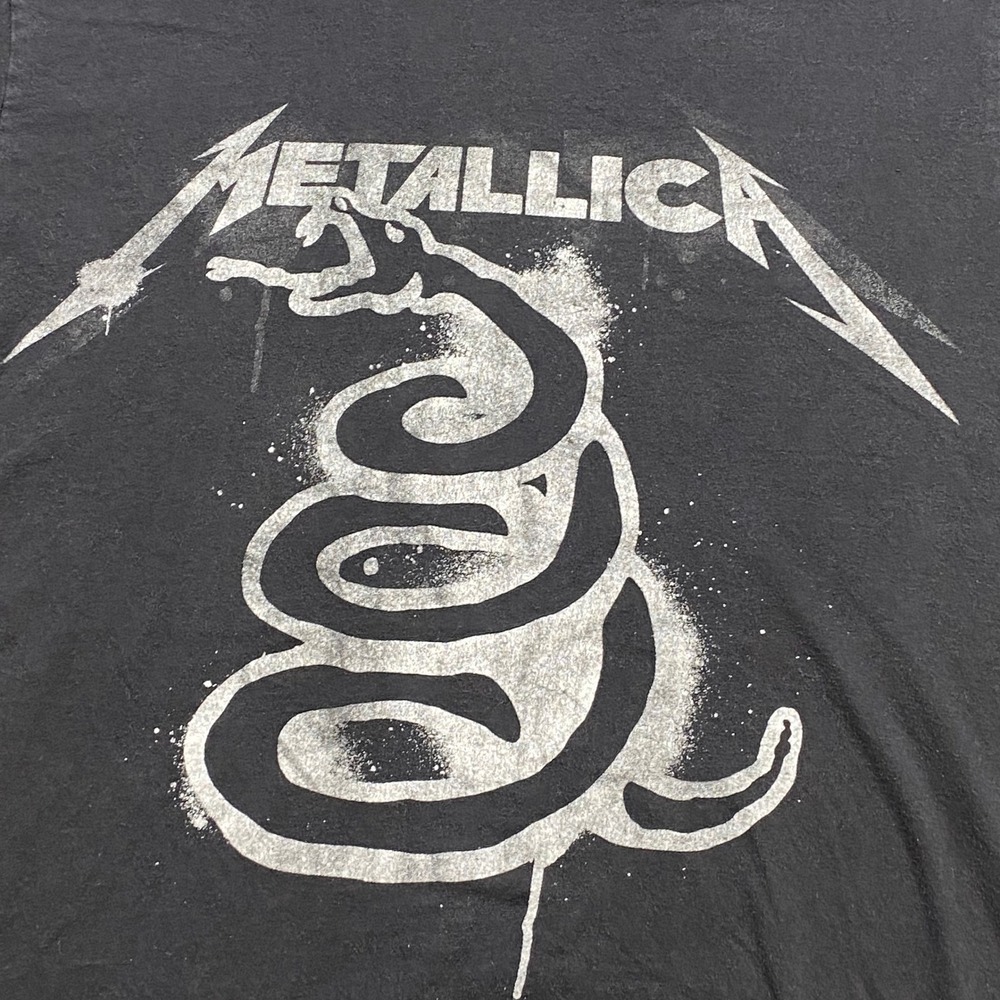 Metallica Rock Mens XL Black Album Coiled Snake Graphic T-Shirt Distressed Black - Picture 2 of 7